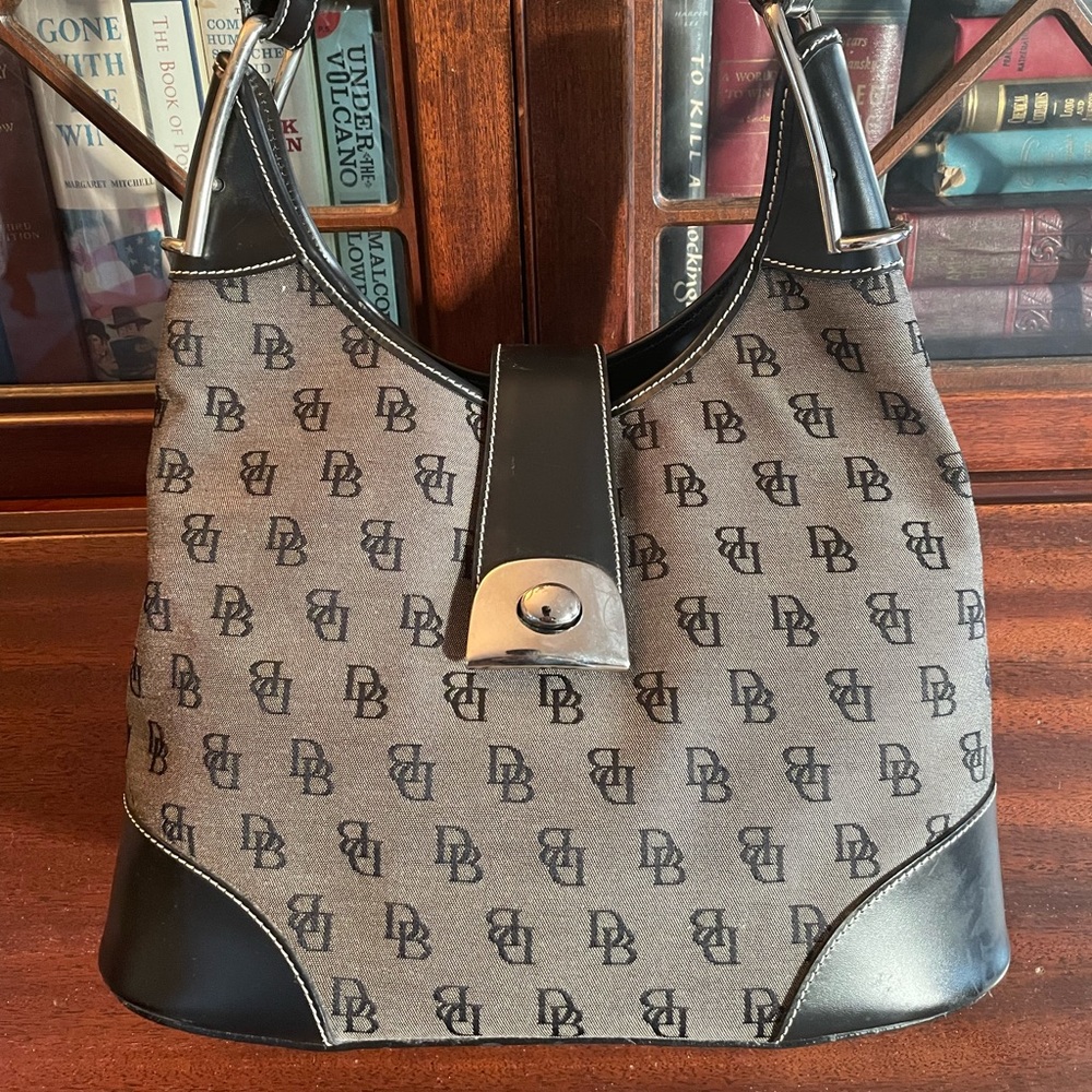New with tag. Dooney & Bourke. Shoulder bag.